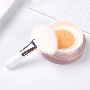 Brochas de Maquillaje al por Mayor OEM, <span class=keywords><strong>Brocha</strong></span> Grande en Forma de Abanico <span class=keywords><strong>para</strong></span> Iluminar, Pelo Sintético Corto, Mango de Madera, <span class=keywords><strong>Brocha</strong></span> Facial Suave - Product Image 4