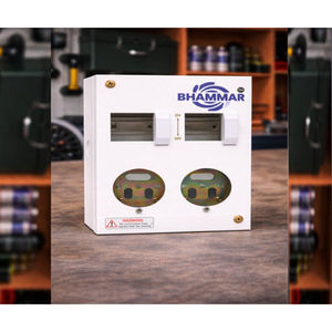 Caja de Distribución Industrial de Metal con 2 Tomas y 2 Interruptores Magnetotérmicos TPN, Modelo KK50, Proveedor Mayorista de la India - Product Image 1
