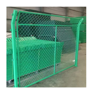 Malla de Alambre de Hierro para Cercas de Calibre 16 y 10, 2x2, 4x4, 6x6, Recubierta de PVC Verde, Galvanizada, Soldada, en Rollo - Product Image 3