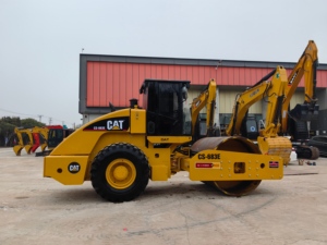 เครื่องบดอัดดินแบบสั่นสะเทือน CAT CS‑683E โครงสร้างแข็งแรง สำหรับงานบดอัดพื้นดินและงานฐานรากถนน - Product Image 6