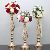 Vente directe usine : Ornements de bougeoirs torsadés, Vases en fer, Supports floraux pour table principale, Décoration de mariage pour la zone d'accueil