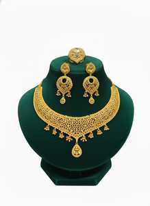 Collar SAUTOIR con Placa Chapada en Oro de 24K, Estilo Premium con Detalle de Placa Elegante Diseñado para la Moda - Product Image 4