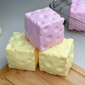 Nuevo Juguete Sensorial Antiestrés de PU de Alta Calidad con Sonido de Queso, Bloque de Relleno Crujiente de Ascenso Lento, Unisex - Product Image 3