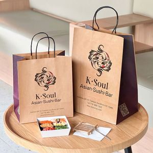 ถุงกระดาษคราฟท์สีน้ำตาลพิมพ์โลโก้ตามสั่ง เป็นมิตรกับสิ่งแวดล้อม สำหรับร้านอาหาร ซื้อกลับบ้าน อาหารญี่ปุ่น ซูชิ - Product Image 2