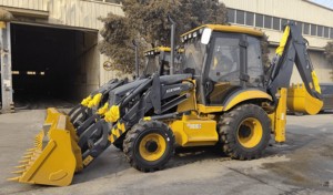 Chargeuse-pelleteuse XC870HK de haute qualité de Chine, 4x4, avec godet 4-en-1 et plancheuse, à vendre - Product Image 5