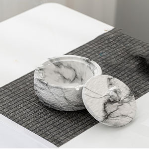 Vente en gros de cendrier de <span class=keywords><strong>bureau</strong></span> personnalisé en céramique avec impression par transfert d'eau et couvercle - Product Image 3