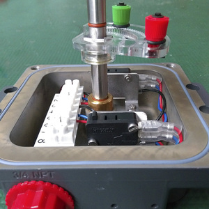 Caja de interruptores de aluminio a prueba de llamas TopWorx TXP-M2CGNPM tropicalizada 1/2 NPT con interruptores de límite de silicona verdes ABIERTO/CERRADO - Product Image 2