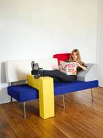Canapé italien abstrait-geometrique en forme de U à trois places avec design color-block - Tissu personnalisable pour petits appartements et boutiques