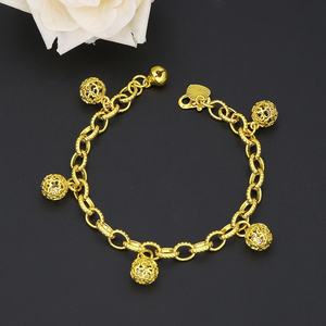 JXX Vente en gros de pendentifs en forme de cœur en laiton plaqué or 24 carats pour bracelet femme - Product Image 3