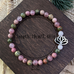 Bracelet en pierre de quartz rose et de rhodonite de 6 mm fait à la main avec un charme en forme de fleur de lotus, cadeau pour femmes - Product Image 6