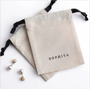 Pochette promotionnelle personnalisée en coton mousseline bio, écologique et recyclable, petit sac en toile de calicot blanc avec cordon de serrage, sérigraphié - Product Image 3