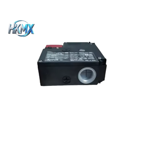 Interruptor de Seguridad para Puerta con Bloqueo Electromagnético D4NL-2CFA-B de Alta Calidad para Automatización Industrial con Garantía de Un Año - Product Image 1
