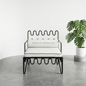 <span class=keywords><strong>Fauteuil</strong></span> d'appoint noir en fer forgé ondulé avec coussin de siège cylindrique à bordure côtelée, design industriel antique pour la maison, le bureau ou le salon - Product Image 3