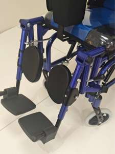 Sillas de ruedas reclinables plegables para niños, respaldo alto, reposapiés elevador desmontable, silla de ruedas de aluminio inclinable para niños - Product Image 2