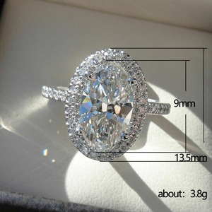 Anello a Forma Ovale Stile Matrimoniale per Donne - Product Image 5