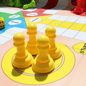 <span class=keywords><strong>Jeux</strong></span> <span class=keywords><strong>de</strong></span> société imperméables d'extérieur Grand plateau <span class=keywords><strong>de</strong></span> Ludo Tapis électronique pour pique-nique en plein air Pièces en plastique Longueur latérale <span class=keywords><strong>de</strong></span> 180 cm - Product Image 6