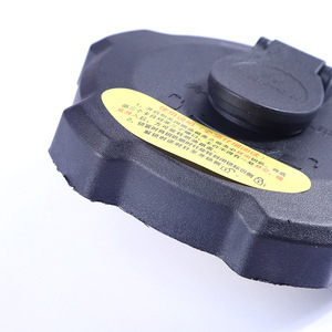 Bouchon de réservoir de carburant Goodyear avec serrure tubulaire en plastique noir pour Dongfeng Tianlong Flagship KLVL Hercules KRVR - Product Image 2
