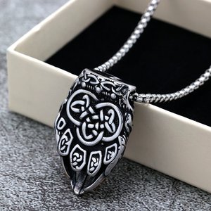 Collar de Acero Inoxidable con Colgante de Pata de Oso Vikingo y Único Diseño Asimétrico con Símbolo Triquetra para Hombre, Joyería de Regalo - Product Image 4