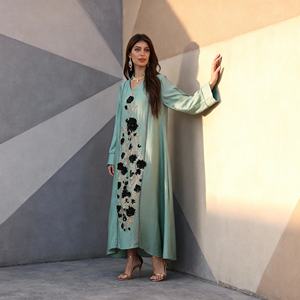 Abaya de luxe en polyester ornée de strass thermocollants, élégante pour les occasions spéciales, pour femmes musulmanes, robe sur mesure, vente en gros - Product Image 3