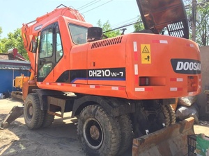 รถขุดใช้แล้ว Doosan รถขุดตีนตะขาบ DH220 DH210สภาพการทำงานที่ดี - Product Image 3