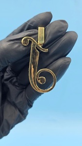 จี้รูปตัวอักษร J ประดับเพชรโมอิสซาไนต์ VVS เงินแท้ 925 สไตล์ฮิปฮอป เครื่องประดับหรูหราสำหรับทุกเพศ เหมาะสำหรับใส่ทุกวัน - Product Image 3