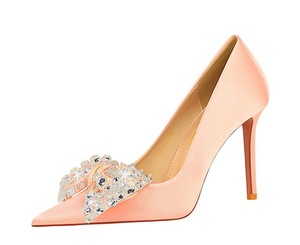 รองเท้าส้นสูงแบบสวมประดับเพชรทรงแหลม รุ่น S0024Y Wind Fashion ทำจากผ้าซาติน - Product Image 6