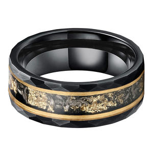 Gostar Jewelry Bague en carbure de tungstène martelé-Bague de luxe noire avec météorite et feuille d'or - Product Image 6