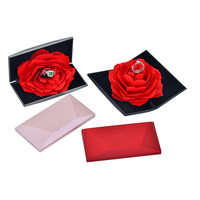 Boîte cadeau personnalisée d'usine avec impression de logo, boîte à lumière pour bague de fiançailles, emballage pour bague rose, boîte cadeau