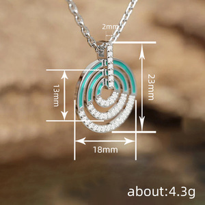 Collana con ciondolo rotondo da donna, design classico, accessorio da collo per l'uso quotidiano - Product Image 4