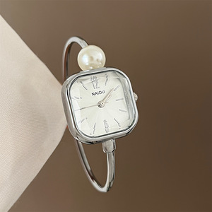 Orologio da Polso <span class=keywords><strong>Vintage</strong></span> con Quadrante Quadrato in Perle, Cinturino in Lega, Eco-Friendly, per Donne, Lusso Leggero, Moda Retrò - Product Image 3