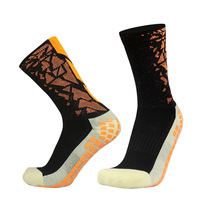 Chaussettes de football et de basketball professionnelles en nylon camouflage à motif flèche, épaisses, avec fond en tissu éponge, mi-mollet, pour hommes et femmes