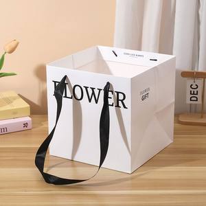 Emballage de bouquet de fleurs imprimé sur mesure Sac carré à fond plat en kraft Sac en papier <span class=keywords><strong>blanc</strong></span> pour gâteaux Pâtisserie Cadeau Sacs de transport avec poignées - Product Image 2
