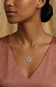 Pendentif en diamant de laboratoire poire et marquise en or blanc 14 carats, design délicat et minimaliste en couronne florale, clarté VVS2, collier cadeau - Product Image 5