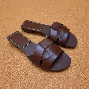 Sandales plates haut de gamme pour femmes, nouveau design à brides croisées, confortables et respirantes pour l'été et les activités de plein air - Product Image 5