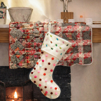Chaussette de Noël Hopearl avec pompons, style bohème, pour cheminée, crème, 18'', ultra douce, en peluche, avec boules de pompons colorées, faite à la main, de luxe