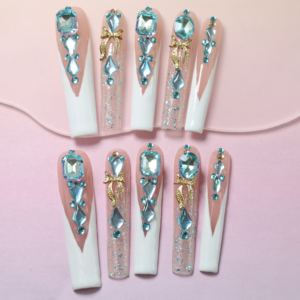 Vente en gros d'ongles artificiels en acrylique faits à la main, faux ongles carrés à couverture complète, style français blanc, strass bleus, personnalisables. - Product Image 2
