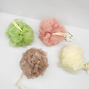 UUYP Marque privée Boule de salle de <span class=keywords><strong>bain</strong></span> <span class=keywords><strong>Mousse</strong></span> Glace Gommage Vegan Douche Luffa Fleur <span class=keywords><strong>Bain</strong></span> <span class=keywords><strong>Bain</strong></span> Meilleure vente Brosses Éponges - Product Image 2
