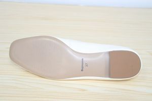 2024 vendita calda signore Casual comode pompe fantasia <span class=keywords><strong>scarpe</strong></span> basse nuova moda fibbia decorata <span class=keywords><strong>scarpe</strong></span> basse punta tonda per le donne - Product Image 5