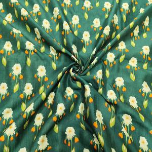 Tissu léger en soie brute verte douce de qualité supérieure, tissé, à motif géométrique abstrait, pour robes de mariée, kurta, quilting et couture artisanale - Product Image 3