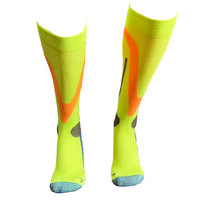 Chaussettes de compression athlétiques en laine mérinos pour hommes, mi-hautes, respirantes, anti-odeur, tricotées avec logo sur le corps.