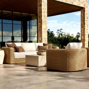 Sofá de mimbre para exteriores, resistente a la intemperie, con diseño envolvente, para proyectos de terrazas de villas de alta gama. - Product Image 1