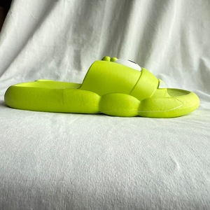 Ciabatte Estive da Donna a Forma di Rana Verde, Punta Aperta, Suola in EVA Ammortizzata, Tomaia in PVC, Taglie 36-41 - Product Image 1