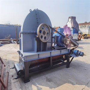 Broyeur à bois à disques robuste, capacité de 15 t/h, machine industrielle forestière pour le broyage des branches d'arbres et des bûches, avec une ouverture de 1700 mm - Product Image 1