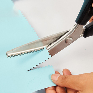 2CR13 thép không gỉ tam giác răng một phần răng cưa hợp kim kẽm xử lý DIY kéo thợ may cho ren cắt vải - Product Image 3