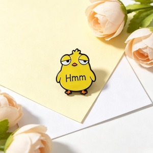 Broche émaillée <span class=keywords><strong>poussin</strong></span> aux yeux mi-ouverts, broche en alliage de zinc oiseau <span class=keywords><strong>jaune</strong></span>, épinglette de dessin animé pour sac à dos, sac, vêtements, décoration, cadeau - Product Image 1