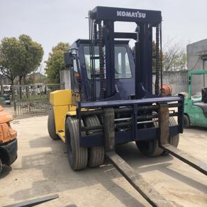 Komatsu FD100 d'occasion de 10 tonnes avec moteur, pompe hydraulique Nabtesco et moteur en stock pour livraison mondiale - Product Image 2