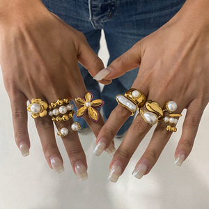 Bagues en perles européennes et américaines en acier titane, bijoux inaltérables, luxe léger, sensation haut de gamme, bagues tendance en acier inoxydable - Product Image 1
