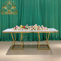 Tables de mariage modernes de luxe en acier inoxydable et verre trempé, mobilier d'hôtel durable pour extérieur, finition dorée pour réceptions