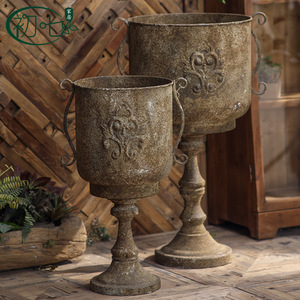 Jarrón de Metal Vintage para Piso, Estilo Campestre Francés, Florero Decorativo con Diseño Tallado - Product Image 3