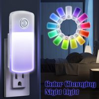Veilleuse LED 5-en-1 blanc chaud, lampe de poche lune à brancher avec prise pliable pour chambre à coucher
